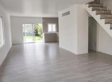 Casa · 120m² · 4 Ambientes · 2 Cocheras · Casa en Barrio Cerrado en Pilar 10 Minutos de Panamericana