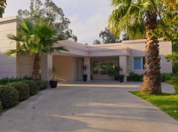 Casa · 166m² · 3 Ambientes · 2 Cocheras · Casa - Arenas del Sur