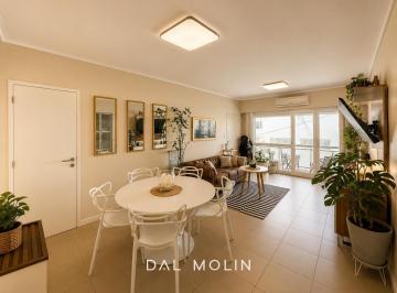 Departamento · 68m² · 3 Ambientes · 1 Cochera · Departamento 3 Ambientes - La Perla - Reciclado - Frente Al Mar - Cochera Cubierta - Semipiso Venta