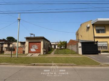 Casa de 3 ambientes, Berazategui · Casa 3 Ambientes con Parque en Venta - Berazategui