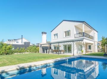 Casa · 185m² · 4 Ambientes · 2 Cocheras · Casa - Rumenco