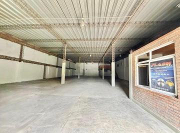 Bodega-Galpón · 762m² · Alquiler Galpon con Oficina. Sobre Av 760 m²