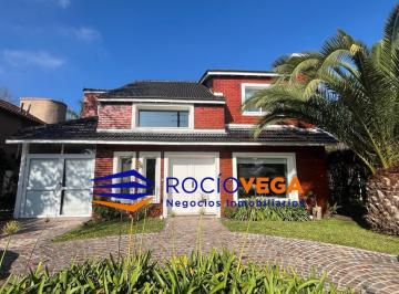 Casa · 275m² · 7 Ambientes · 3 Cocheras · Casa en Venta Country Banco Provincia, Francisco Alvarez, Almafuerte 3900