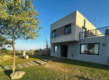 Casa · 240m² · 4 Ambientes · 2 Cocheras · Casa en Venta en Barrio Privado Mendoza Norte