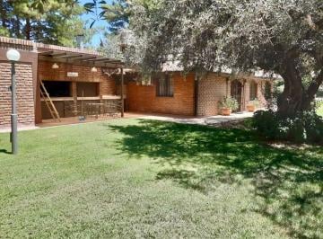 Casa · 300m² · 6 Ambientes · 3 Cocheras · Venta Casa en Callejon Privado o El Olivar
