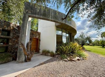 Casa · 711m² · 8 Ambientes · 4 Cocheras · Casa en Venta Luján de Cuyo Mendoza