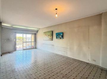 Departamento · 102m² · 4 Ambientes · 1 Cochera · Venta 4 Ambientes Balcon Cochera Paternal