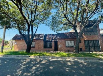 Casa · 140m² · 4 Ambientes · 1 Cochera · Venta Casa 3 Dorm. - Bº Belgrano