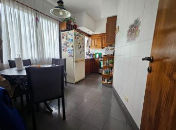 Departamento · 77m² · 3 Ambientes · 1 Cochera · Venta Departamento Frente 3 Amb Cochera Mataderos