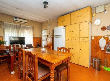 Casa · 86m² · 3 Ambientes · 1 Cochera · Venta Casa 2 Dorm. Jardin y Cochera Zona Sur