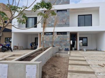 Casa · 153m² · 8 Ambientes · 2 Cocheras · Duplex 3 Dormitorio y 3 Baños en Etapa 2 Docta