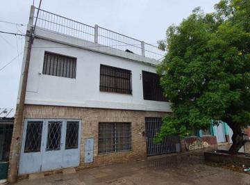 PH · 146m² · 8 Ambientes · 1 Cochera · Venta 2 Casas de 3 Dorm. y Patio en B Yapeyu