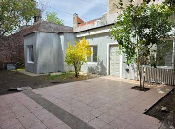 PH · 84m² · 3 Ambientes · Venta Perm PH 3 Amb con Patio Cochera C Comercial