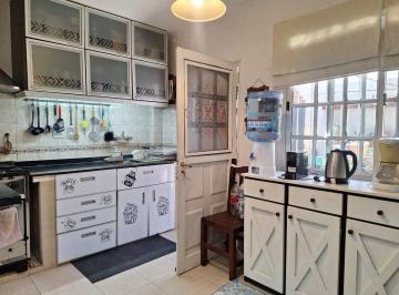 Casa · 98m² · 3 Ambientes · 1 Cochera · Venta PH 3 Amb Cochera Parrilla Patio Hurlingham