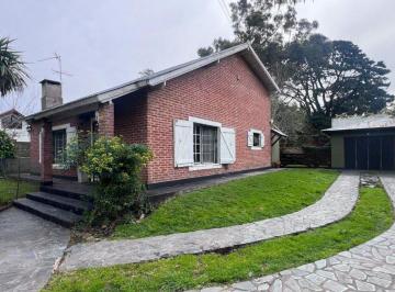 Casa · 165m² · 3 Ambientes · 1 Cochera · Venta Casa 3 Ambientes Acantilados con Parque