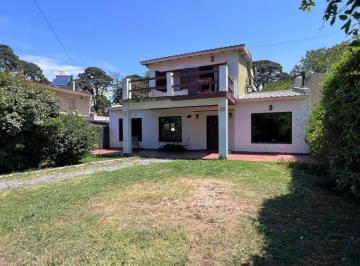 Casa · 160m² · 4 Ambientes · 3 Cocheras · Venta Casa 4 Ambientes Los Acantilados Parque