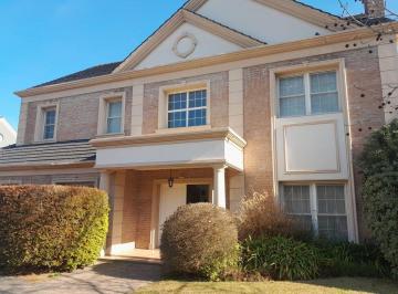 Casa · 310m² · 5 Ambientes · 2 Cocheras · Venta Casa 5 Amb. con Pileta - Pilar Golf