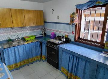Casa · 80m² · 4 Ambientes · 1 Cochera · Casa 4 Amb Cochera Parrilla Jardin y Patio Ezeiza