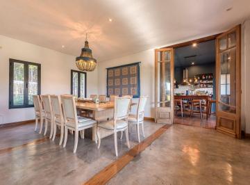 Casa · 230m² · 5 Ambientes · Venta Casa 5 Amb 1 Ha La Macarena Pileta Crédito