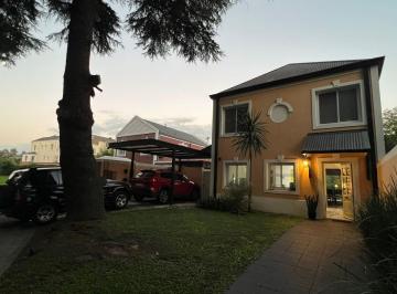 Casa · 136m² · 4 Ambientes · 2 Cocheras · Venta Casa en Barrio Septiembre