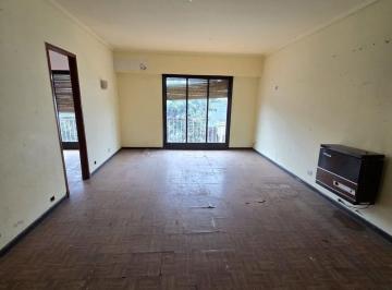Bodega-Galpón · 342m² · Deposito en Venta en Olivos con Oficinas y Cochera