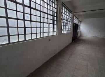 Bodega-Galpón · 342m² · Deposito en Venta en Olivos con Oficinas y Cochera