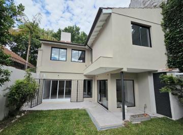 Casa · 207m² · 6 Ambientes · 1 Cochera · Casa Lote Propio Florida Caseros 1300