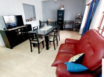 PH · 110m² · 3 Ambientes · Venta P. H. 3 Amb. Al Frente Bernal