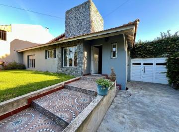 Casa · 140m² · 3 Ambientes · 4 Cocheras · Venta Casa 3amb + Playroom Reciclada Caisamar