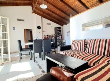 Casa · 140m² · 4 Ambientes · 2 Cocheras · Casa en Venta en Gonnet - 2 Dorm. Garage (2) Parque