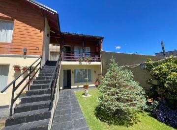 Casa · 398m² · 7 Ambientes · 2 Cocheras · Complejo en Venta en Pleno Centro de Bariloche