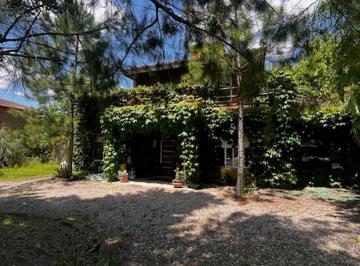 Casa · 195m² · 4 Ambientes · 1 Cochera · Casa en Barrio Malibu Canning