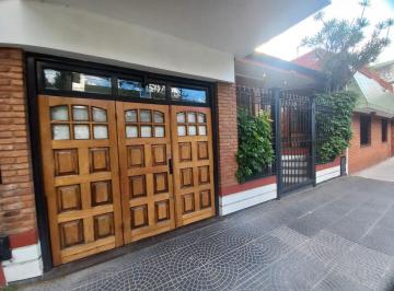 Casa Venta 172m² de 4 ambientes · Venta Casa 4 Amb Cochera, Pileta Mataderos