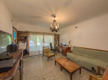 Casa · 140m² · 4 Ambientes · 1 Cochera · Casa Venta City Bell 3 Dorm. Patio Quincho
