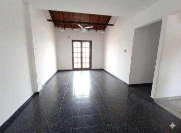 Casa · 168m² · 4 Ambientes · 2 Cocheras · Venta Casa 4 Amb + 2 Locales Moron