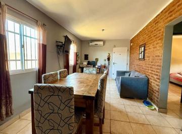 Casa · 80m² · 4 Ambientes · 1 Cochera · Casa 3 Dormis Apta Credito