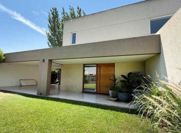 Casa · 263m² · 5 Ambientes · 2 Cocheras · Venta Casa Amueblada Barrio Estudiantes Mercedes