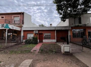 Casa · 112m² · 4 Ambientes · 1 Cochera · Se Vende Casa Dos Dorm. Excelente Ubicacion