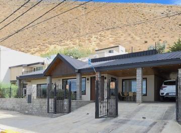Casa · 366m² · 7 Ambientes · 1 Cochera · Casa Sobre Costanera de Rada Tilly