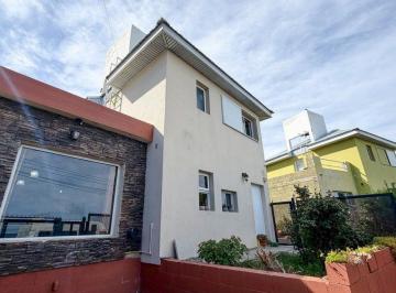 Casa · 80m² · 3 Ambientes · 1 Cochera · Casa 2 Dorm. y Quincho Zona Norte Km4