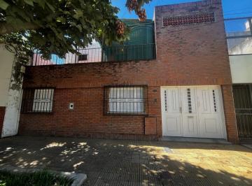 Casa · 122m² · 6 Ambientes · 1 Cochera · Se Vende Casa 3 Dorm. Cochera/ Parque Garay