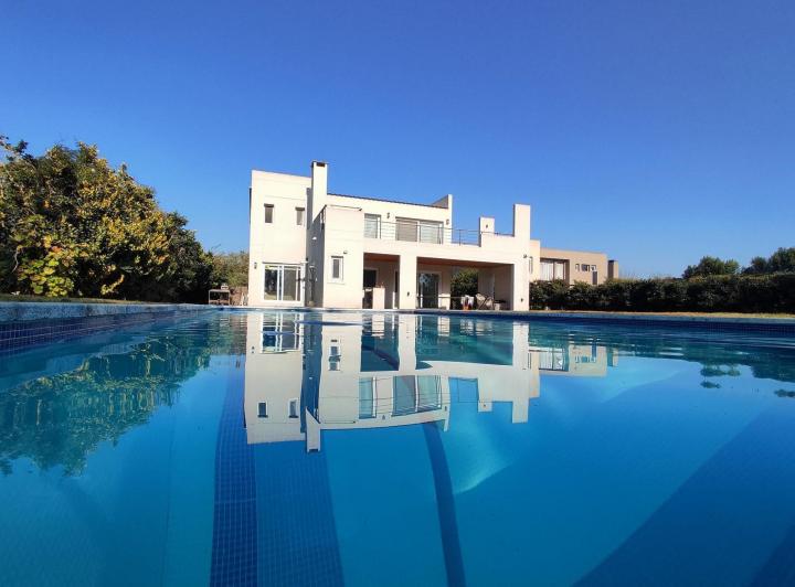 Casa en alquiler en Santa Teresa · 7 ambientes