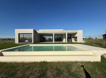Casa · 259m² · 4 Ambientes · 2 Cocheras · Casa en Venta en El Barrio El Naudir, Escobar
