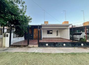 Casa · 108m² · 3 Ambientes · 2 Cocheras · Casa 2 Dormi + Quincho B° San Carlos de Horizonte