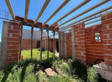 Casa · 71m² · 8 Ambientes · 2 Cocheras · Oportunidad Casa San Ignacio Village Avance 30%