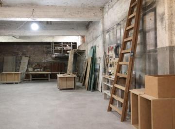 Bodega-Galpón · 275m² · Galpon en Venta con Terraza en Avellaneda