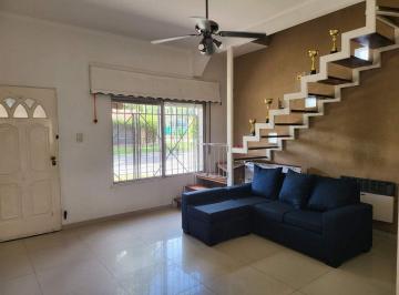 Casa · 170m² · 6 Ambientes · 1 Cochera · Casa 6 Ambientes Venta Luis Guillon Apta Credito