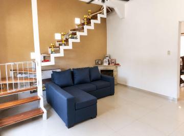 Casa · 205m² · 6 Ambientes · 1 Cochera · Casa 6 Ambientes Venta Luis Guillon Apta Credito