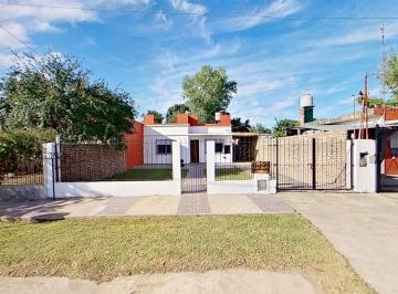 Casa · 100m² · 3 Ambientes · 1 Cochera · Venta Casa 3 Amb Florencio Varela Parque y Cochera