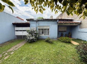 Casa · 70m² · 3 Ambientes · 1 Cochera · Venta Casa Ituzaingo 4 Ambientes Lote Propio